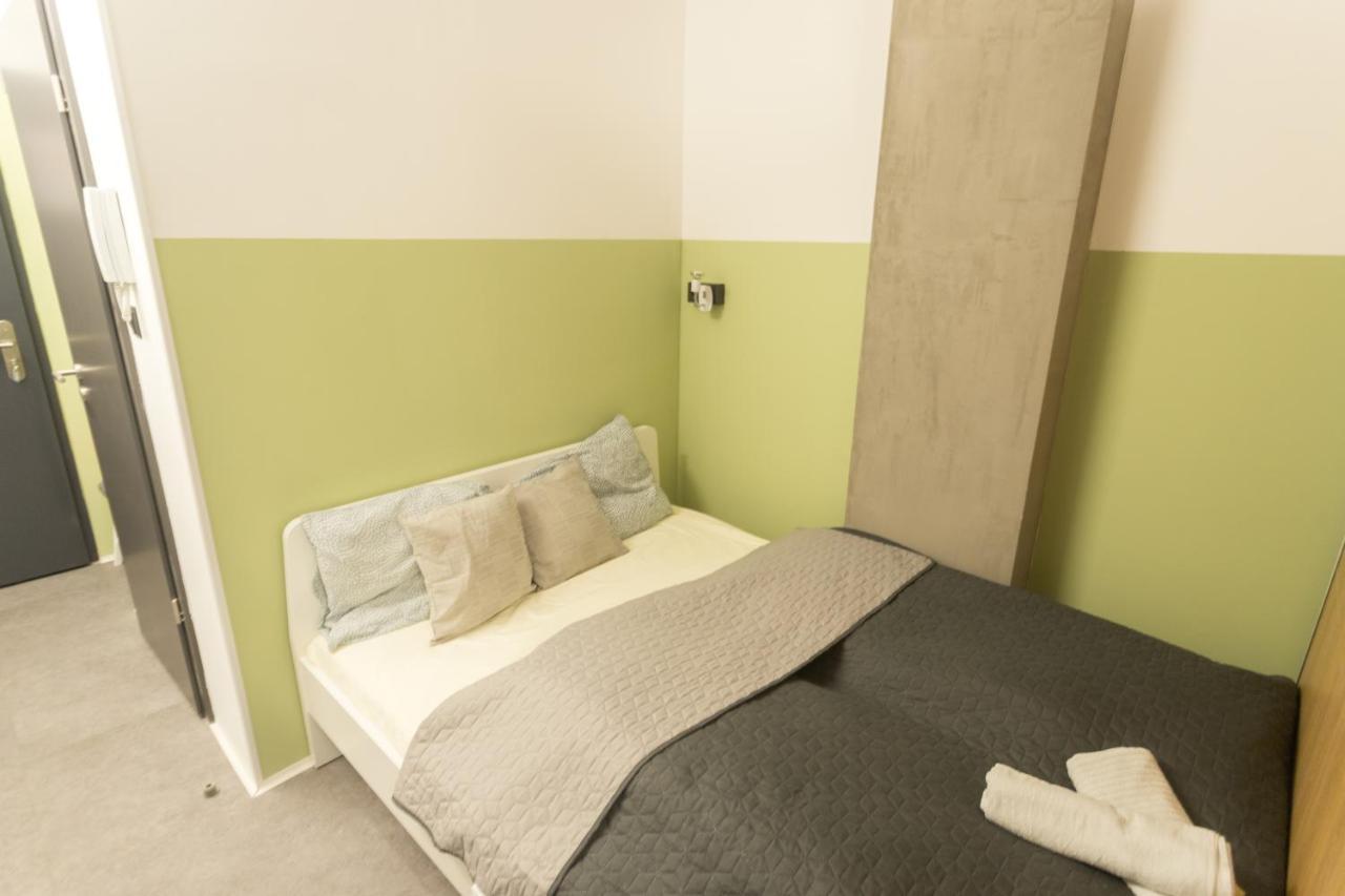 Peaceful Basement Apartment With Terrace & Free Gym بودابست المظهر الخارجي الصورة
